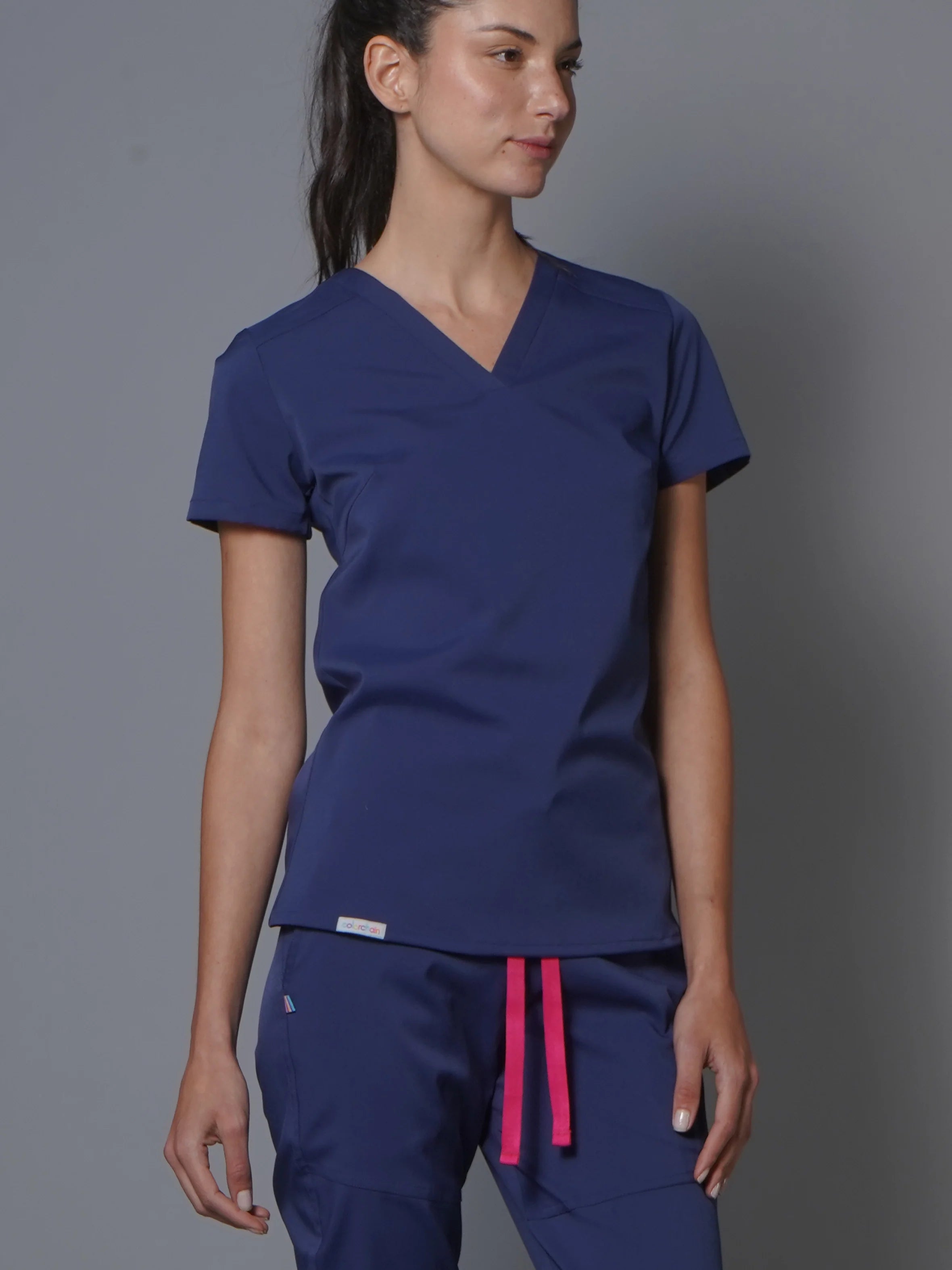 Top Marsella Cobalto. Top uniforme médico para mujer.
