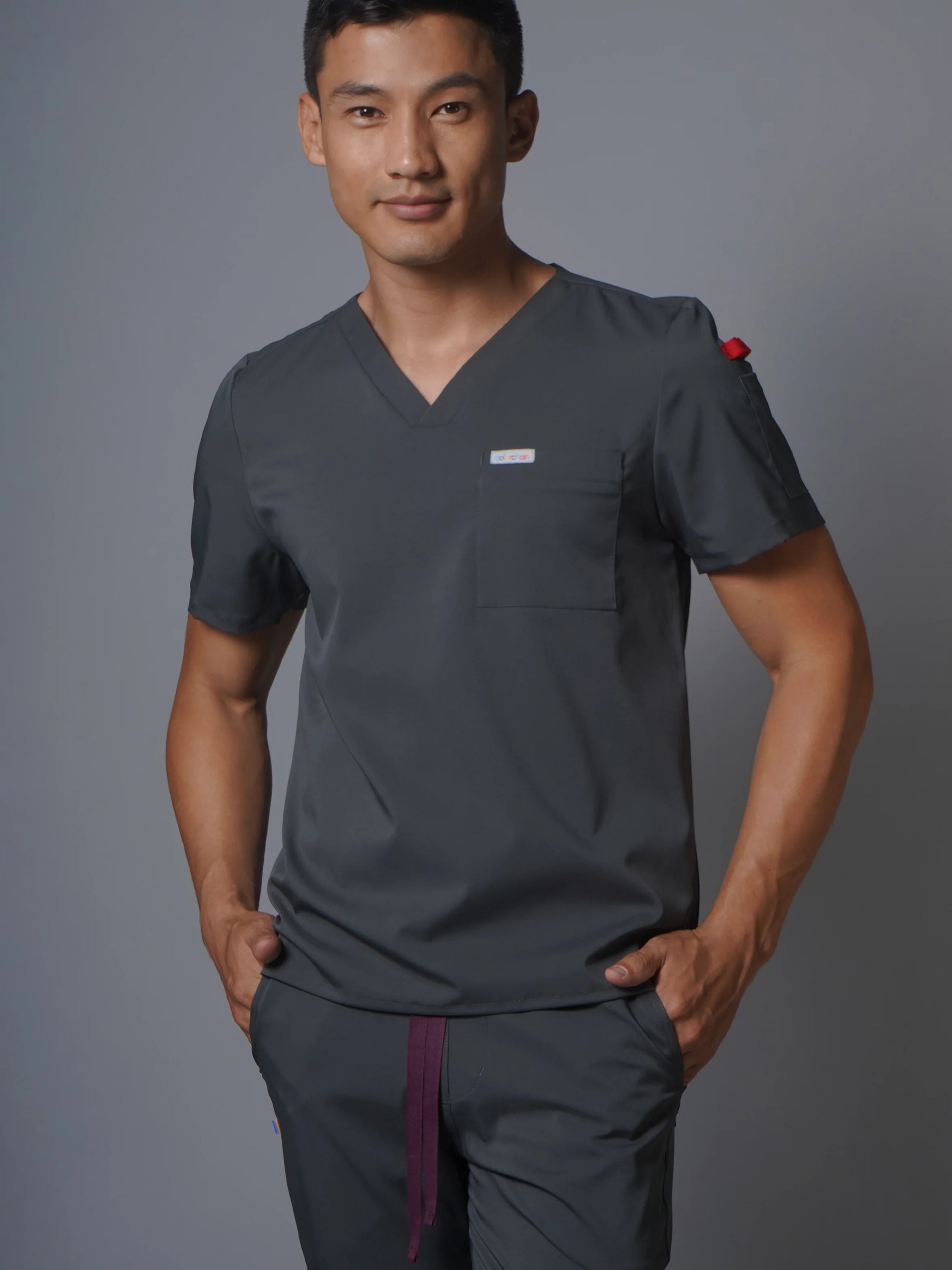 Top Mavecure Asfalto. Top uniforme médico para hombre.