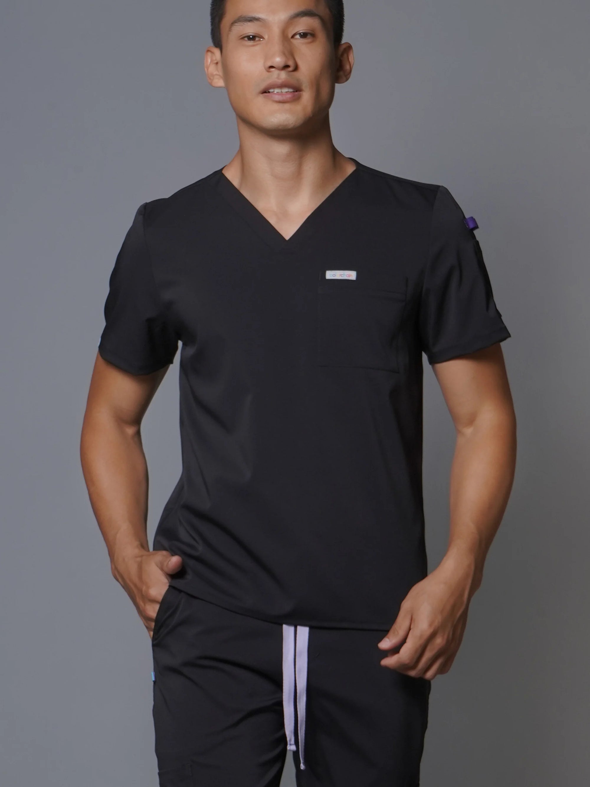 Top Mavecure Black. Top uniforme médico para hombre.