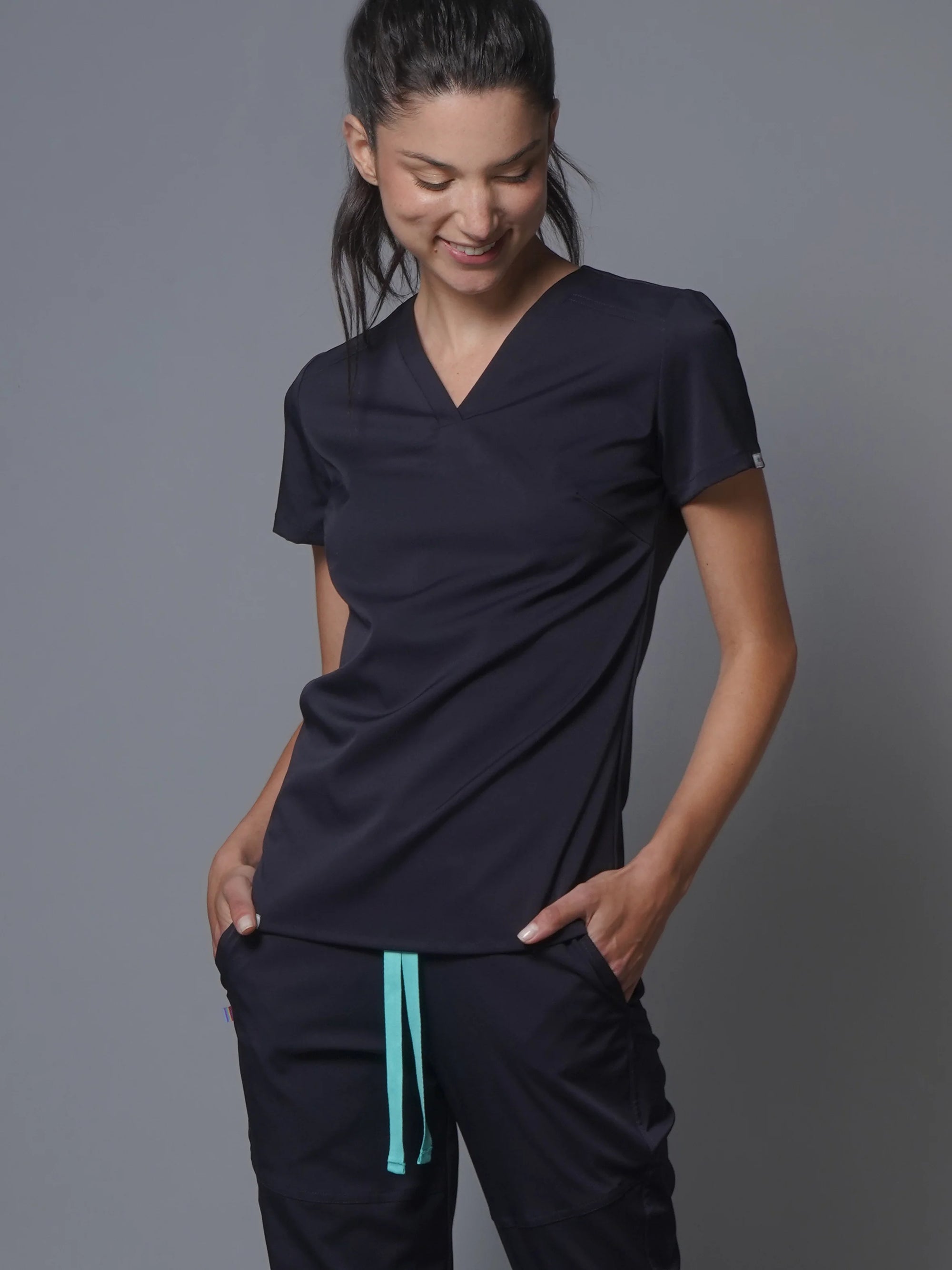 Top Marsella Ultramar. Top uniforme médico para mujer.